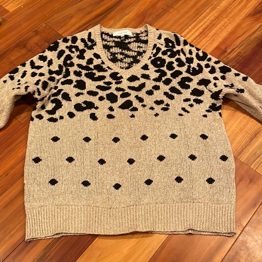 JOHN JENN SPOTTED V NECK SWEATER